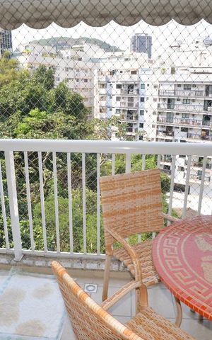 Apartamento à venda com 170m², 4 quartos e 2 vagasVaranda