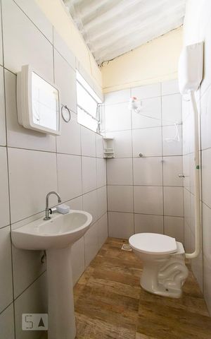 Casa para alugar com 95m², 4 quartos e 2 vagas Casa para alugar com 95m², 4 quartos e 2 vagasBanheiro