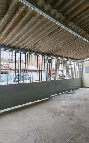 Casa para alugar com 95m², 4 quartos e 2 vagas Casa para alugar com 95m², 4 quartos e 2 vagasVaranda