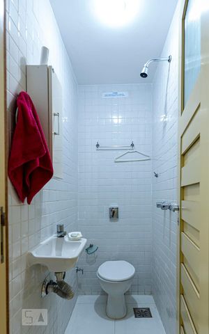 Apartamento à venda com 198m², 3 quartos e 3 vagasBanheiro de Serviço