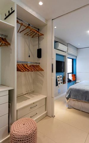 Apartamento à venda com 198m², 3 quartos e 3 vagasCloset da suíte 2