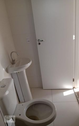Apartamento à venda com 41m², 2 quartos e sem vaga Apartamento à venda com 41m², 2 quartos e sem vagaBanheiro
