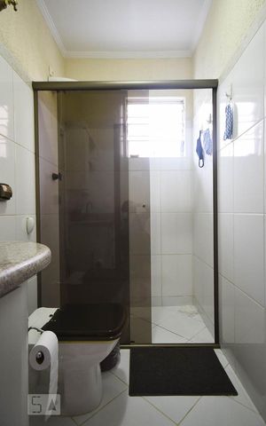 Casa à venda com 120m², 4 quartos e 2 vagas Casa à venda com 120m², 4 quartos e 2 vagasBanheiro