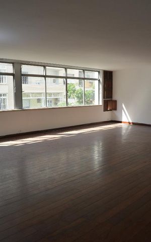 Apartamento à venda com 200m², 3 quartos e 2 vagasSala