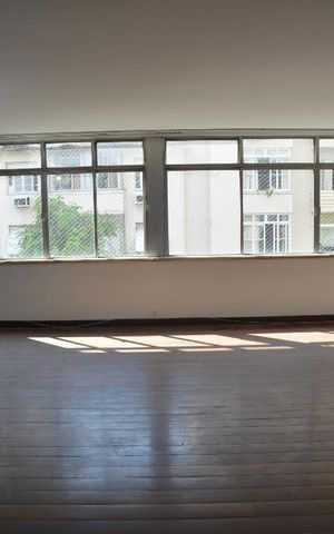 Apartamento à venda com 200m², 3 quartos e 2 vagasSala