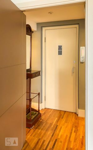 Apartamento à venda com 180m², 3 quartos e 2 vagas Apartamento à venda com 180m², 3 quartos e 2 vagasHall