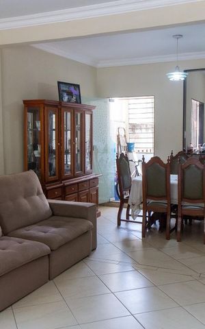 Apartamento à venda com 145m², 4 quartos e sem vaga Apartamento à venda com 145m², 4 quartos e sem vagaSala