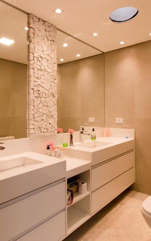 Casa à venda com 300m², 3 quartos e 5 vagas Casa à venda com 300m², 3 quartos e 5 vagasBanheiro da Suíte 3