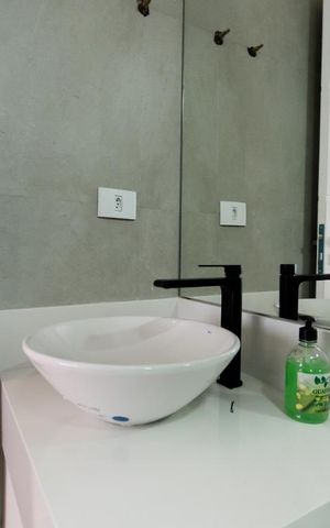 Casa à venda com 300m², 3 quartos e 5 vagas Casa à venda com 300m², 3 quartos e 5 vagasBanheiro da Suíte 2