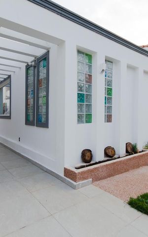 Casa à venda com 300m², 3 quartos e 5 vagas Casa à venda com 300m², 3 quartos e 5 vagasGaragem