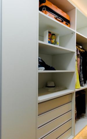 Casa à venda com 300m², 3 quartos e 5 vagas Casa à venda com 300m², 3 quartos e 5 vagasCloset da suíte 3