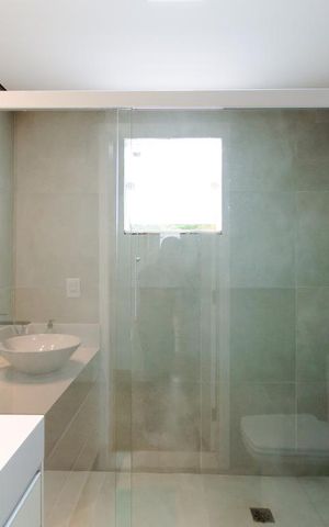 Casa à venda com 300m², 3 quartos e 5 vagas Casa à venda com 300m², 3 quartos e 5 vagasBanheiro da Suíte 1
