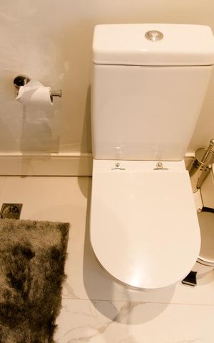 Casa à venda com 300m², 3 quartos e 5 vagas Casa à venda com 300m², 3 quartos e 5 vagasLavabo