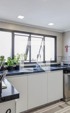 Apartamento à venda com 258m², 3 quartos e 5 vagas Apartamento à venda com 258m², 3 quartos e 5 vagasCozinha