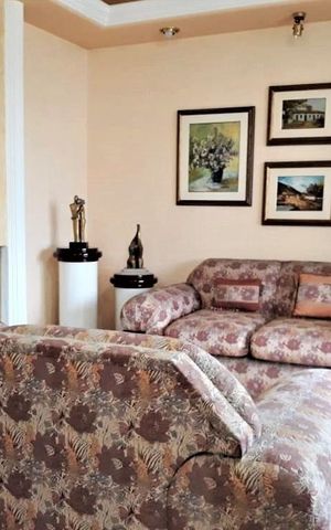 Apartamento à venda com 230m², 4 quartos e 3 vagas Apartamento à venda com 230m², 4 quartos e 3 vagasSala
