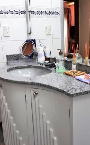 Apartamento à venda com 230m², 4 quartos e 3 vagas Apartamento à venda com 230m², 4 quartos e 3 vagasBanheiro Social