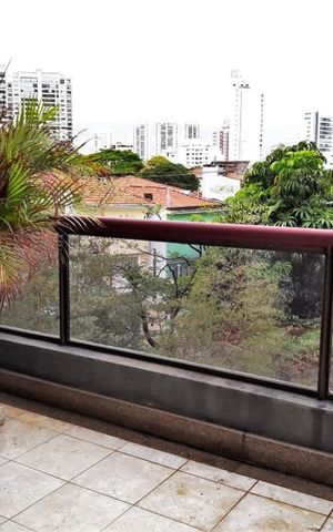 Apartamento à venda com 230m², 4 quartos e 3 vagas Apartamento à venda com 230m², 4 quartos e 3 vagasVaranda