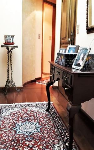 Apartamento à venda com 230m², 4 quartos e 3 vagas Apartamento à venda com 230m², 4 quartos e 3 vagasEntrada