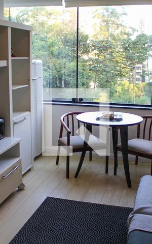 Studio à venda com 40m², 1 quarto e 1 vaga Studio à venda com 40m², 1 quarto e 1 vagaStudio