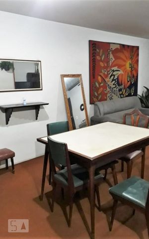 Casa à venda com 174m², 2 quartos e sem vaga Casa à venda com 174m², 2 quartos e sem vagaSala