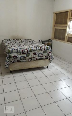 Casa à venda com 174m², 2 quartos e sem vaga Casa à venda com 174m², 2 quartos e sem vagaQuarto