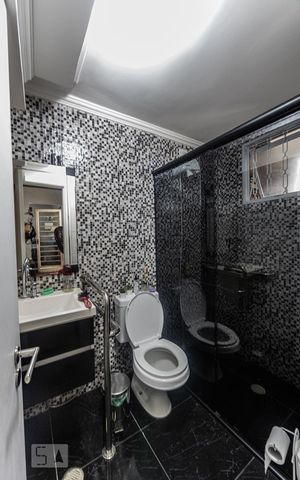 Casa para alugar com 100m², 2 quartos e sem vaga Casa para alugar com 100m², 2 quartos e sem vagaBanheiro Social 1