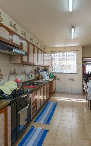 Apartamento à venda com 170m², 3 quartos e 3 vagas Apartamento à venda com 170m², 3 quartos e 3 vagasCozinha