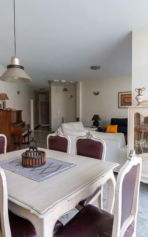 Casa à venda com 326m², 3 quartos e 6 vagasSala de jantar