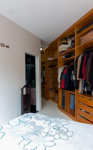 Casa à venda com 326m², 3 quartos e 6 vagasQuarto 2 suíte