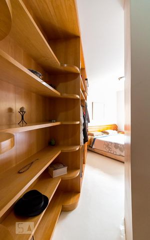 Casa à venda com 326m², 3 quartos e 6 vagasQuarto 2 suíte - armário