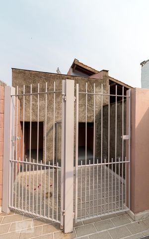 Casa à venda com 326m², 3 quartos e 6 vagasÁrea externa - canil