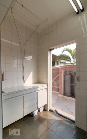 Casa à venda com 326m², 3 quartos e 6 vagasÁrea de serviço