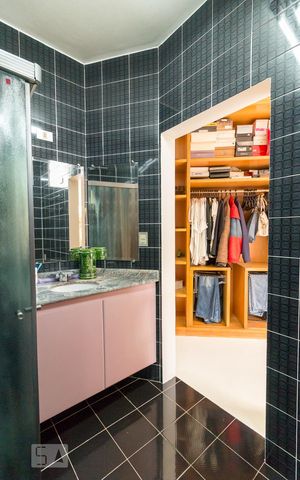 Casa à venda com 326m², 3 quartos e 6 vagasBanheiro quarto 2 suíte