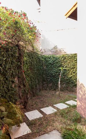 Casa à venda com 326m², 3 quartos e 6 vagasVaranda quarto 2 suíte