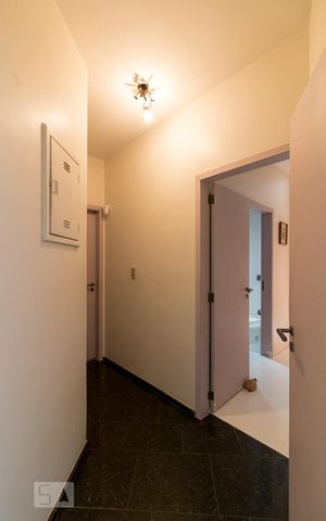 Casa à venda com 326m², 3 quartos e 6 vagasCorredor