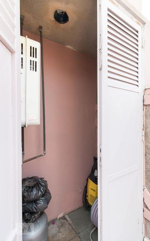 Casa à venda com 326m², 3 quartos e 6 vagasÁrea externa - aquecimento à gás
