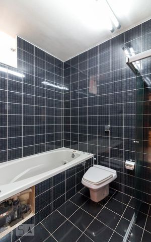 Casa à venda com 326m², 3 quartos e 6 vagasBanheiro quarto 2 suíte