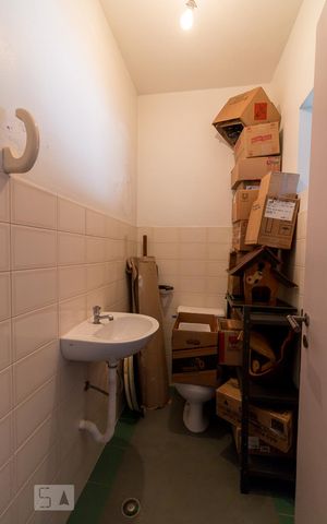 Casa à venda com 326m², 3 quartos e 6 vagasBanheiro da garagem
