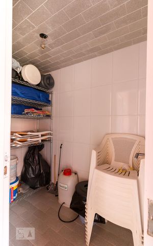 Casa à venda com 326m², 3 quartos e 6 vagasÁrea da churrasqueira - quarto ou depósito