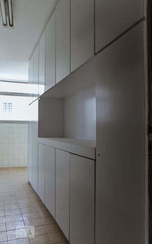Apartamento à venda com 240m², 3 quartos e 3 vagasCozinha