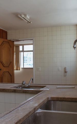 Apartamento à venda com 240m², 3 quartos e 3 vagasCozinha - Torneira