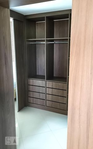 Apartamento para alugar com 90m², 1 quarto e 1 vaga Apartamento para alugar com 90m², 1 quarto e 1 vagaCloset