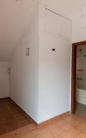 Casa à venda com 450m², 4 quartos e 8 vagasQuarto 3 suíte