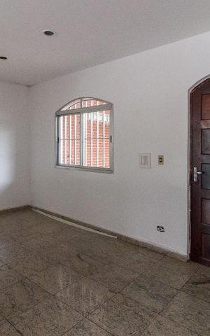 Casa à venda com 450m², 4 quartos e 8 vagasSala