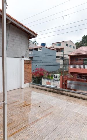 Casa à venda com 450m², 4 quartos e 8 vagasVaranda quarto 3 suíte