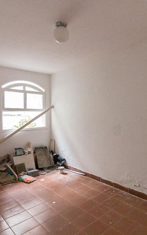 Casa à venda com 450m², 4 quartos e 8 vagasQuarto de serviço