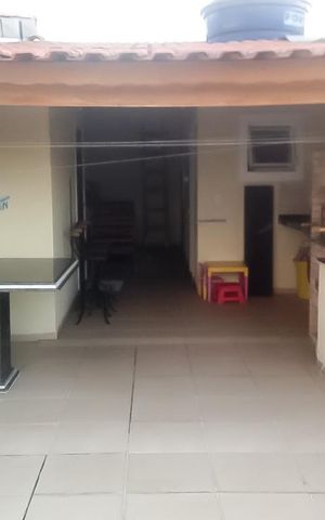 Casa à venda com 180m², 3 quartos e 2 vagas Casa à venda com 180m², 3 quartos e 2 vagasÁrea Externa