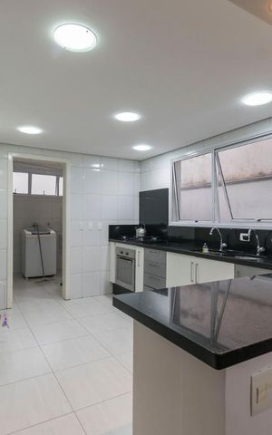 Casa à venda com 200m², 3 quartos e 3 vagas1o. Andar - Cozinha