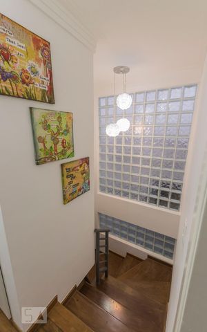 Casa à venda com 200m², 3 quartos e 3 vagas2o. Andar - Escadas