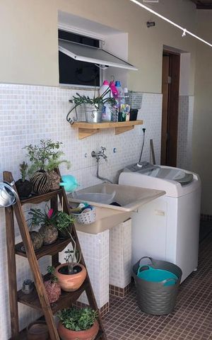 Casa à venda com 380m², 2 quartos e 8 vagas Casa à venda com 380m², 2 quartos e 8 vagasÁrea de Serviço